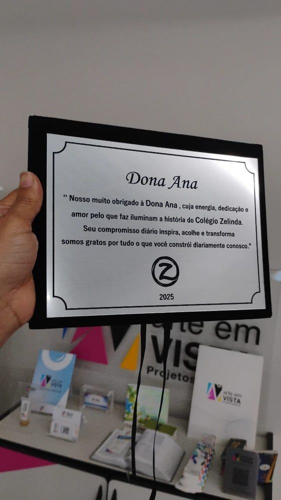 Placa de homenagem